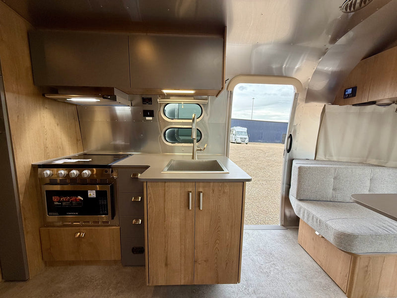2025 Airstream Trade Wind 25FBQ