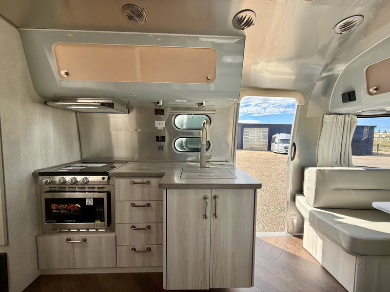 2025 Airstream International 27FBT