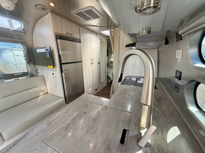 2025 Airstream International 27FBT