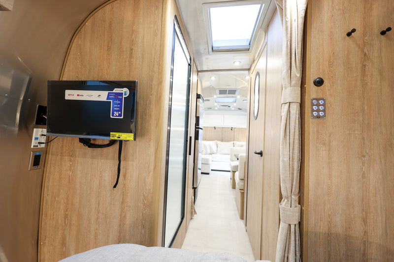 2025 Airstream Pottery Barn 28RBQ