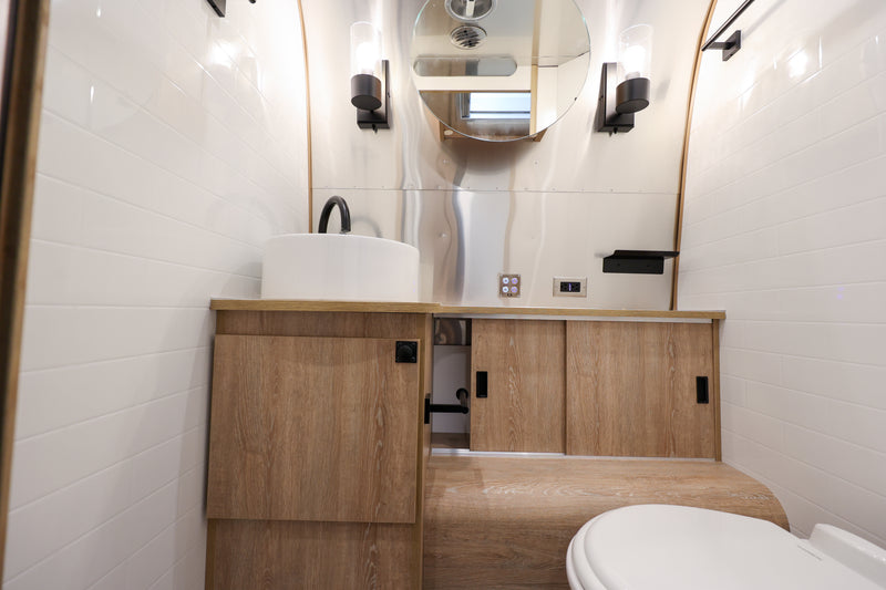 2025 Airstream Pottery Barn 28RBQ