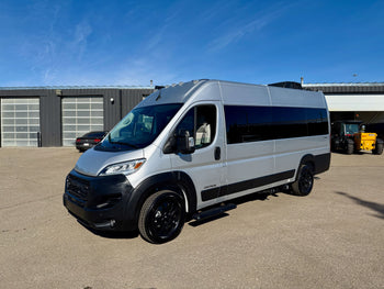 2025 Airstream Rangeline 23