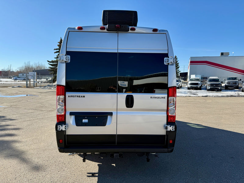2025 Airstream Rangeline 23