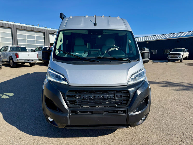2025 Airstream Rangeline 23