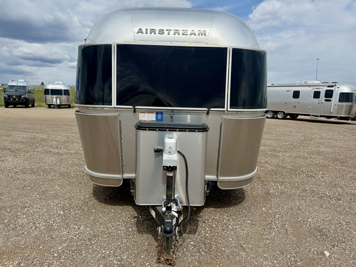 
Used 2020 Airstream Globetrotter 23FB Travel Trailer - VIN: 1STKNYG27LJ550117 - Stock #RP1002A