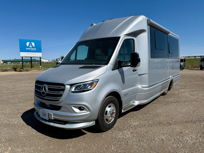 
Used 2021 Airstream Atlas MURPHY Suite Touring Coach - Silver Exterior - Lux White Interior - VIN: 1B9KUWH22MJ306470 - Stock #RC1000