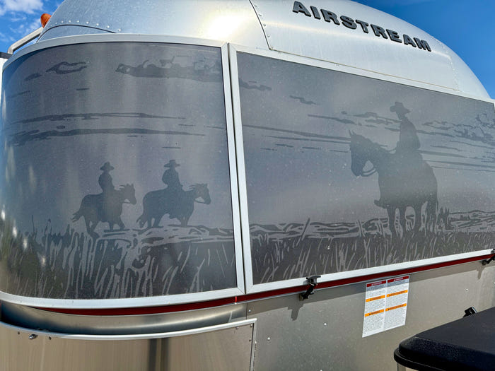
New 2026 Airstream Stetson 27FBT Travel Trailer - Stetson/6666 Exterior - Stetson/6666 Interior - VIN: 1STTFYL20TJ579143 - Stock #R60023