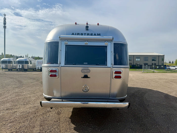 
Used 2024 Airstream Trade Wind 25FB Travel Trailer - Terracotta Exterior - River Oak Interior - VIN: 1STJVYJ27RJ573006 - Stock #RP1005
