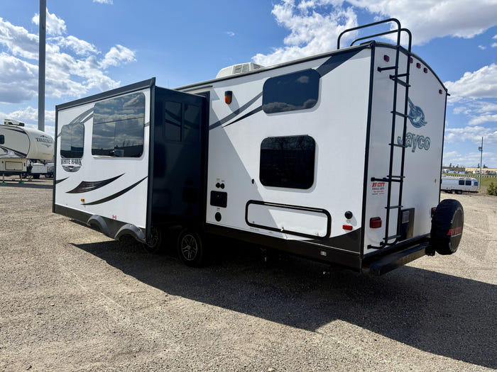 
Used 2016 Airstream White Hawk 28DSBH Travel Trailer - VIN: 1UJBJ0BP8G14C0444 - Stock #R60009A