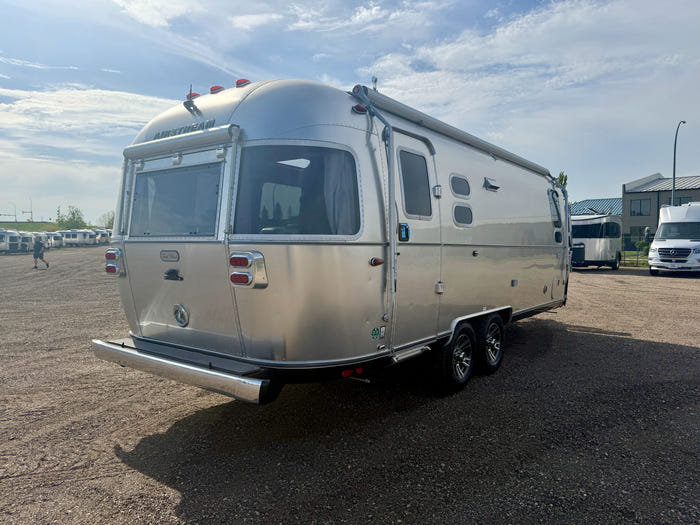 
Used 2024 Airstream Trade Wind 25FB Travel Trailer - Terracotta Exterior - River Oak Interior - VIN: 1STJVYJ27RJ573006 - Stock #RP1005