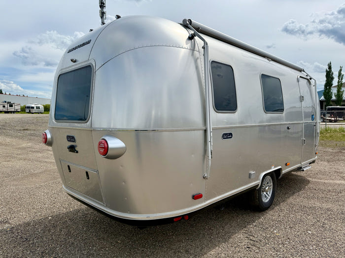 
New 2026 Airstream World Traveler 22RB Travel Trailer - Sagebrush Exterior - Tailored Linen Interior - VIN: 1STGHTF10TJ579385 - Stock #R60024