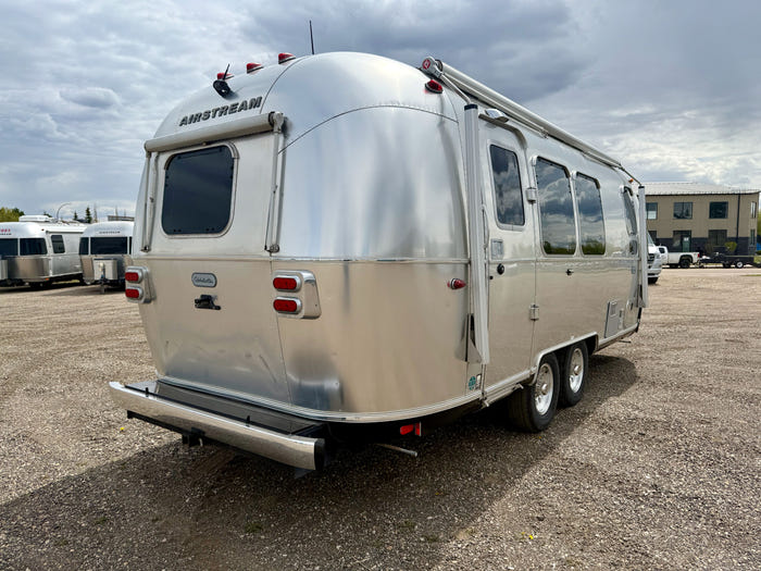 
Used 2020 Airstream Globetrotter 23FB Travel Trailer - VIN: 1STKNYG27LJ550117 - Stock #RP1002A
