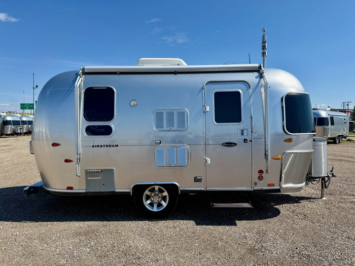 
Used 2008 Airstream Safari 19CB Travel Trailer - VIN: 1STCPAA168J522404 - Stock #R50015A