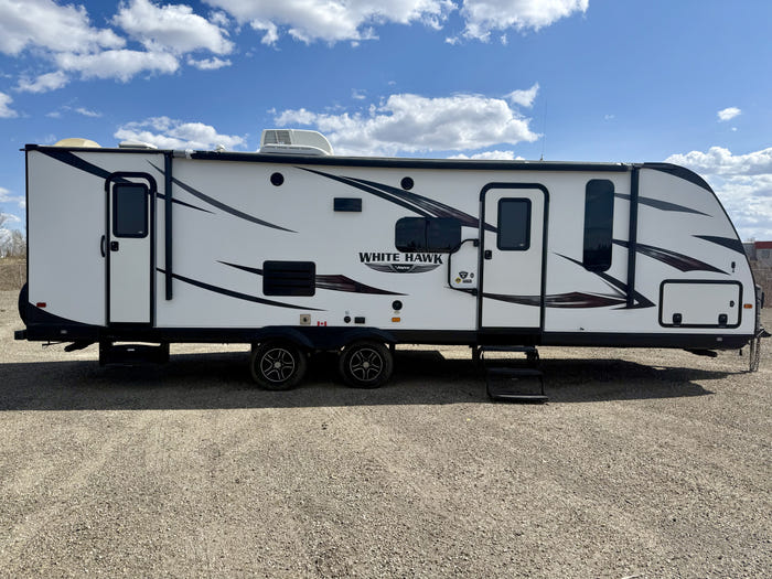 
Used 2016 Airstream White Hawk 28DSBH Travel Trailer - VIN: 1UJBJ0BP8G14C0444 - Stock #R60009A