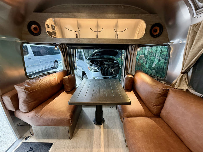 
New 2026 Airstream Stetson 27FBT Travel Trailer - Stetson/6666 Exterior - Stetson/6666 Interior - VIN: 1STTFYL20TJ579143 - Stock #R60023