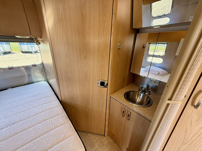 
Used 2008 Airstream Safari 19CB Travel Trailer - VIN: 1STCPAA168J522404 - Stock #R50015A
