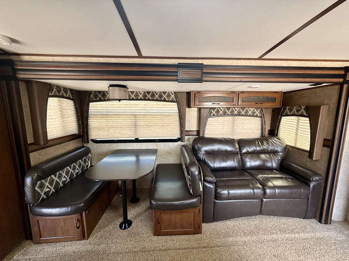 
Used 2016 Airstream White Hawk 28DSBH Travel Trailer - VIN: 1UJBJ0BP8G14C0444 - Stock #R60009A