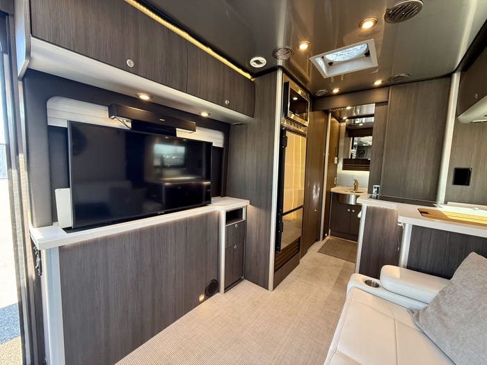 
Used 2021 Airstream Atlas MURPHY Suite Touring Coach - Silver Exterior - Lux White Interior - VIN: 1B9KUWH22MJ306470 - Stock #RC1000