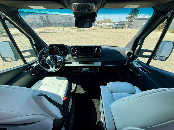 
Used 2021 Airstream Atlas MURPHY Suite Touring Coach - Silver Exterior - Lux White Interior - VIN: 1B9KUWH22MJ306470 - Stock #RC1000