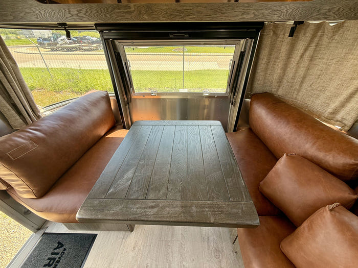 
New 2026 Airstream Stetson 27FBQ Travel Trailer - Stetson/6666 Exterior - Stetson/6666 Interior - VIN: 1STTFYL26TJ580118 - Stock #R60034
