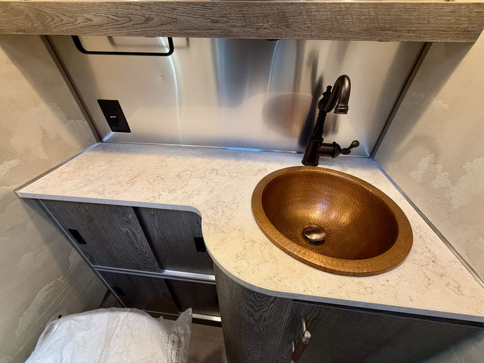 
New 2026 Airstream Stetson 27FBQ Travel Trailer - Stetson/6666 Exterior - Stetson/6666 Interior - VIN: 1STTFYL26TJ580118 - Stock #R60034