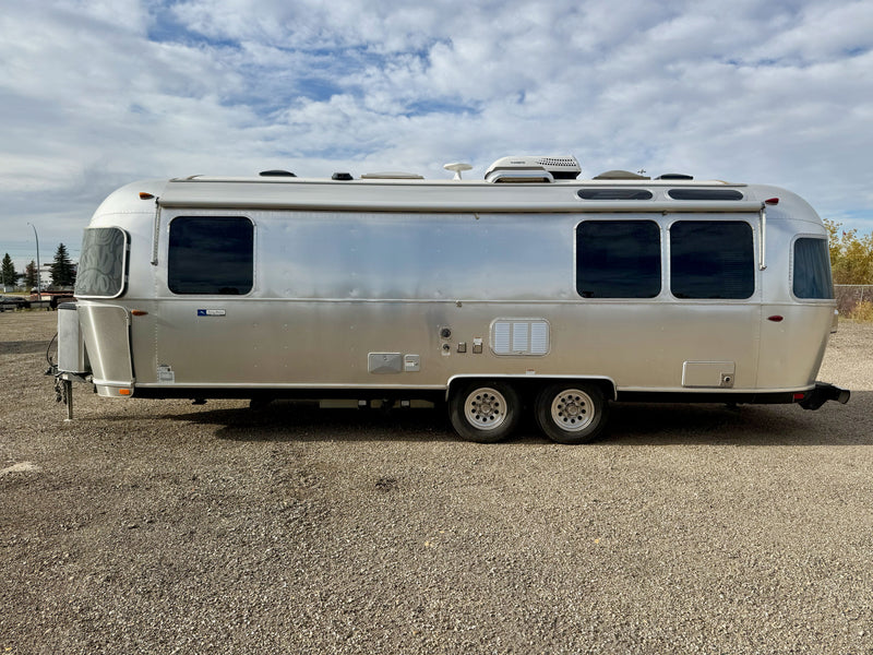 2019 Airstream Tommy Bahama 27FB