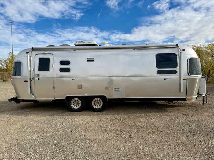 2019 Airstream Tommy Bahama 27FB