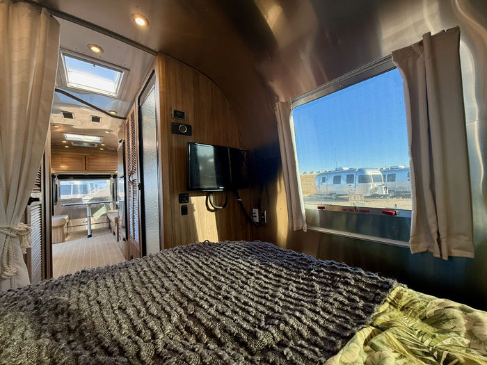 2019 Airstream Tommy Bahama 27FB