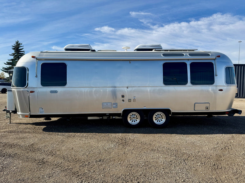 2021 Airstream Globetrotter 27FB