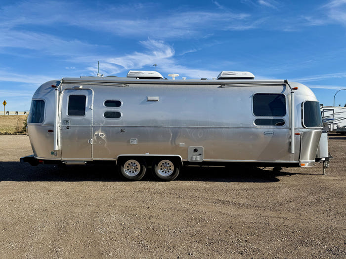 2021 Airstream Globetrotter 27FB