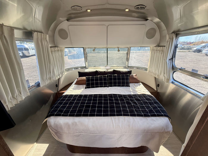 2021 Airstream Globetrotter 27FB