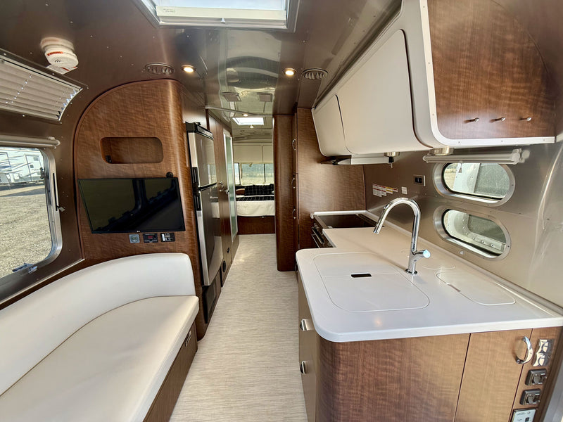 2021 Airstream Globetrotter 27FB