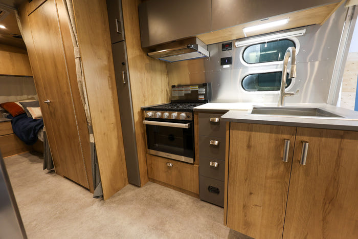 2025 Airstream Trade Wind 25FBT