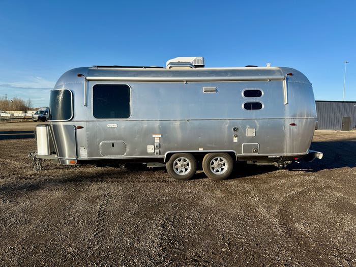 2026 Airstream Flying Cloud 23FBT
