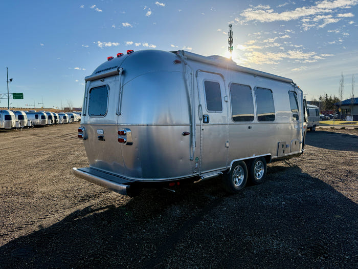 2026 Airstream Flying Cloud 23FBT