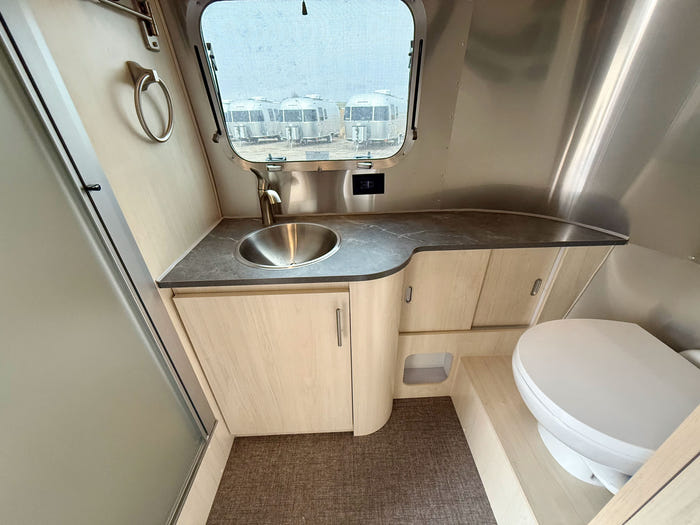 2026 Airstream Flying Cloud 23FBT