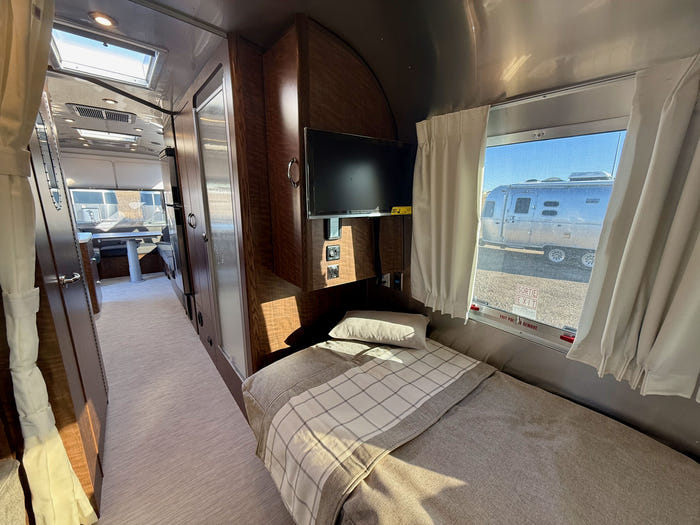 2026 Airstream Globetrotter 27FBT