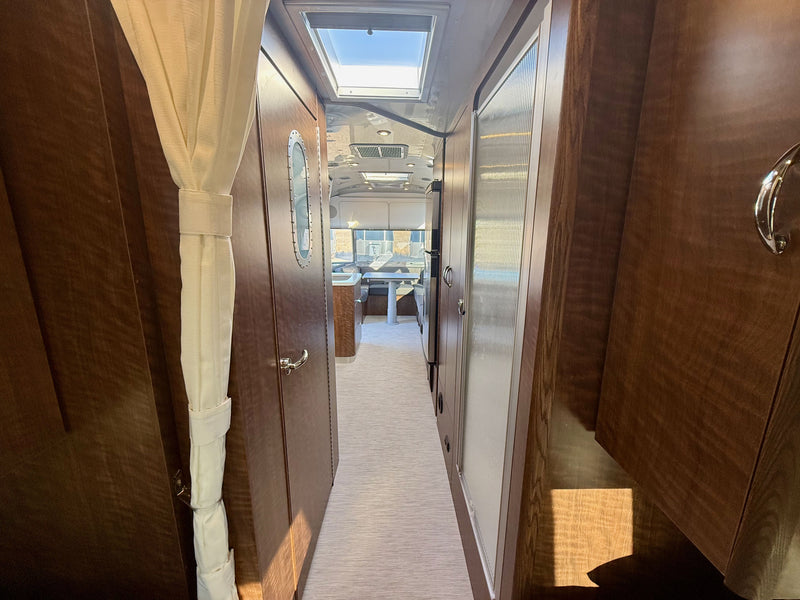 2026 Airstream Globetrotter 27FBT