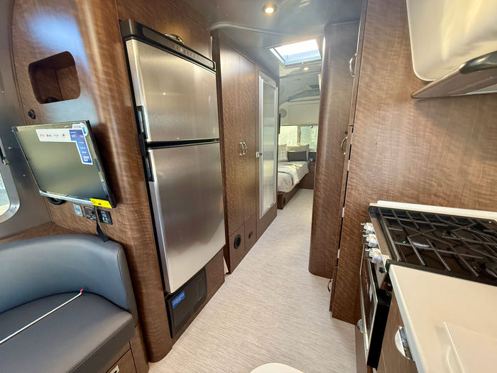 2026 Airstream Globetrotter 27FBT
