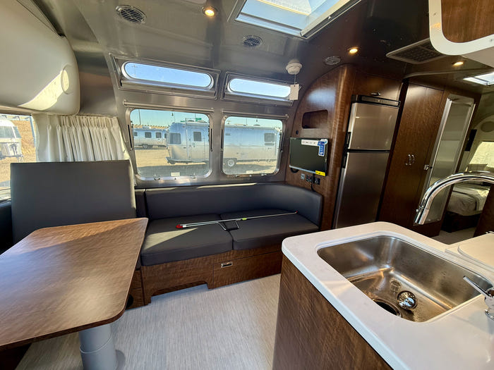 2026 Airstream Globetrotter 27FBT