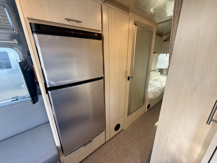 
New 2026 Airstream Flying Cloud 25FB Travel Trailer - Seattle Mist Exterior - Sunlit Maple Interior - VIN: 1STJ9YJ27TJ579965 - Stock #R60031