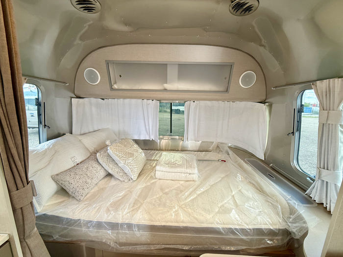2025 Airstream Caravel 22FB