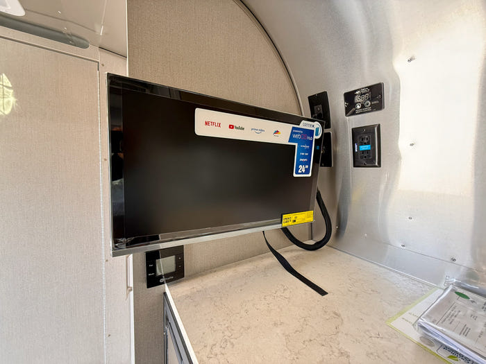 2025 Airstream Caravel 22FB