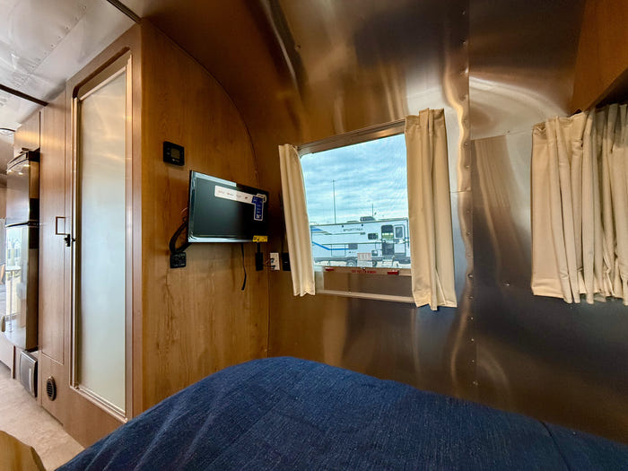 2025 Airstream Trade Wind 25FBQ