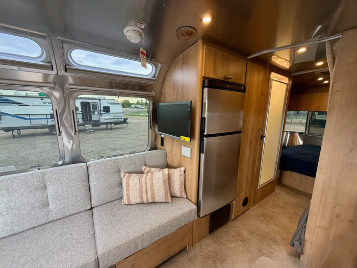 2025 Airstream Trade Wind 25FBQ