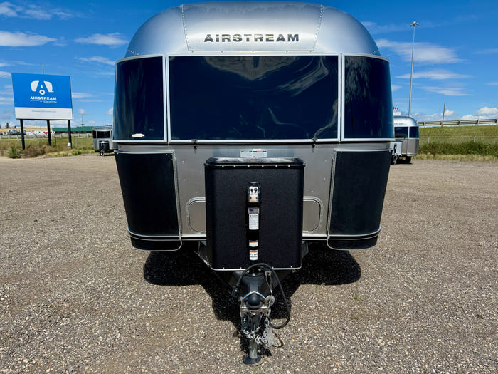 2025 Airstream Flying Cloud 27FBQ