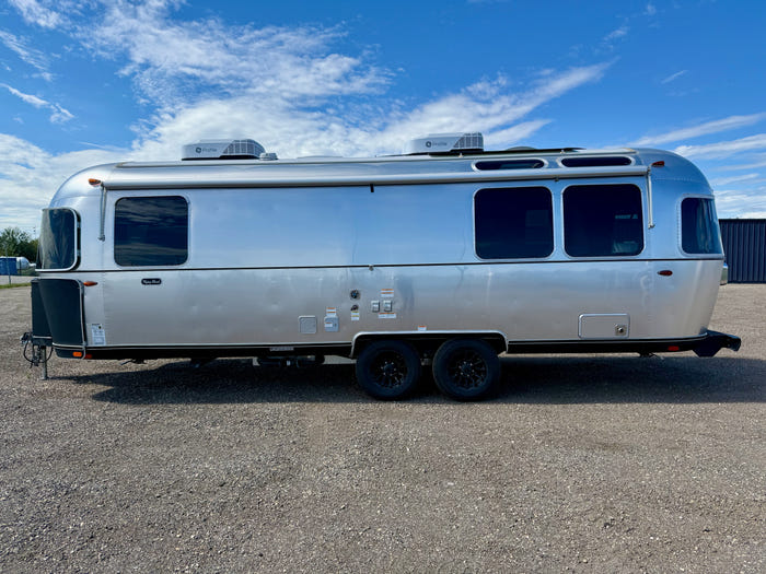 2025 Airstream Flying Cloud 27FBQ