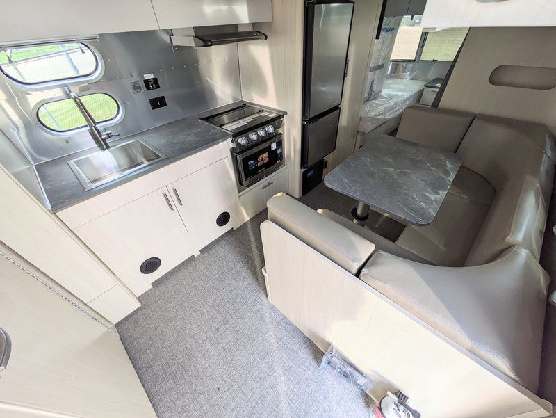 2024 Airstream Flying Cloud 23FB