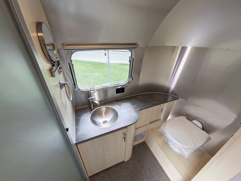 2024 Airstream Flying Cloud 23FB