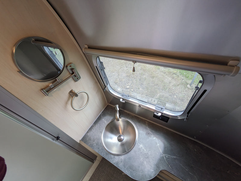 2024 Airstream Flying Cloud 23FB